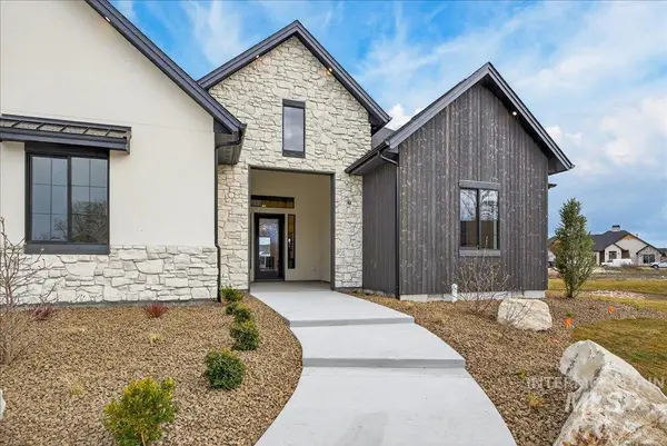 549 Joy Ave, Middleton, ID 83644