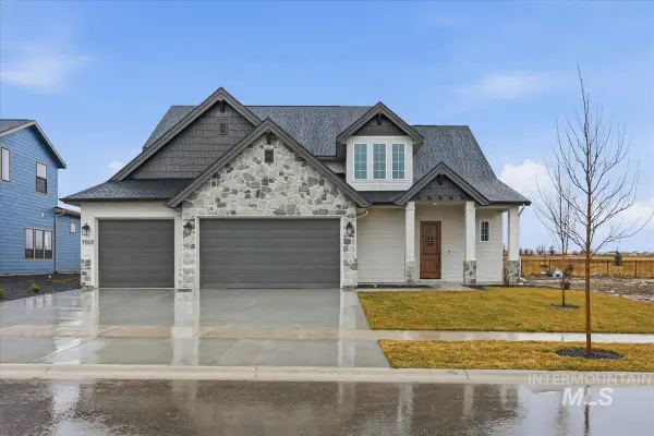 7800 W Flathead Lake St, Eagle, ID 83616