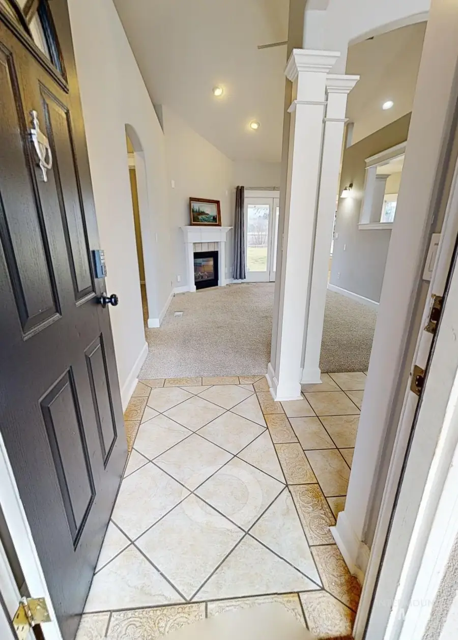 6889 E Greens Dr, Nampa, ID 83687 - #2