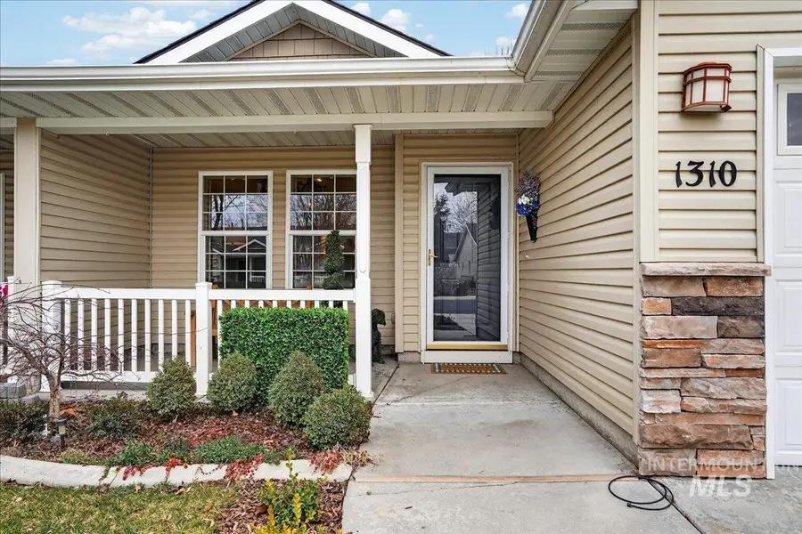 1310 N Gallant Ln, Meridian, ID 83642 - #3