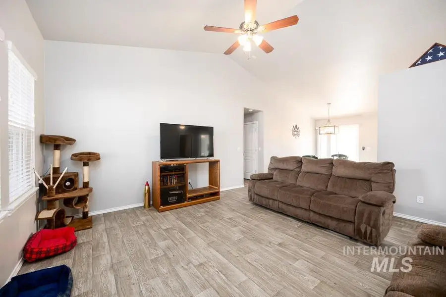 3340 S Malad Dr, Nampa, ID 83686 - #3