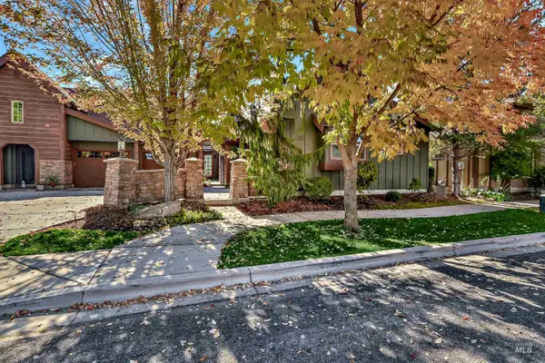 9685 W Sultana Drive, Garden City, ID 83714