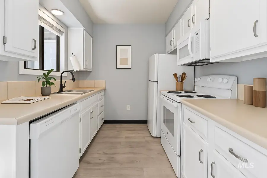 7060 W Colehaven Ln, Boise, ID 83704 - #3