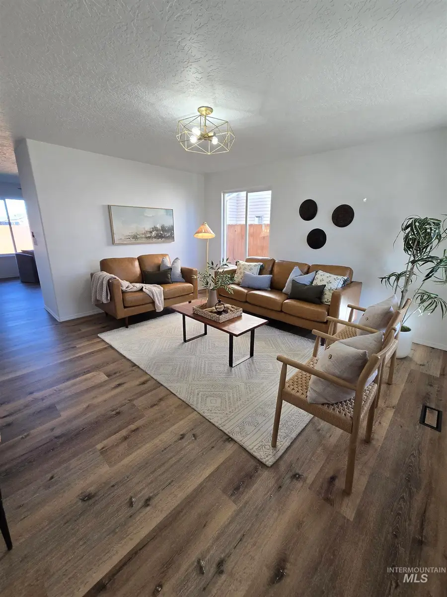 19613 Commonwealth Ave, Caldwell, ID 83605 - #2