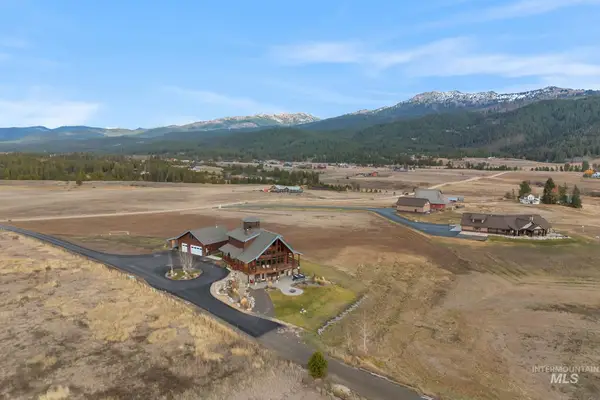 171 Finn Lane #Suite 200, McCall, ID 83638