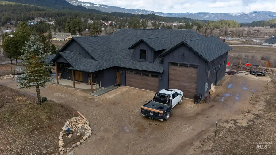 20 Hawthorne Ln, Garden Valley, ID 83622 - #2