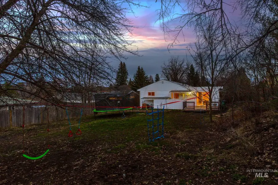 934 E 8th St, Moscow, ID 83843 - #3