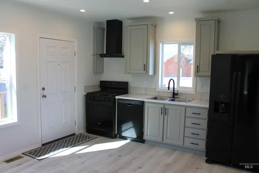 816 N Midland Blvd #01, Nampa, ID 83651 - #3