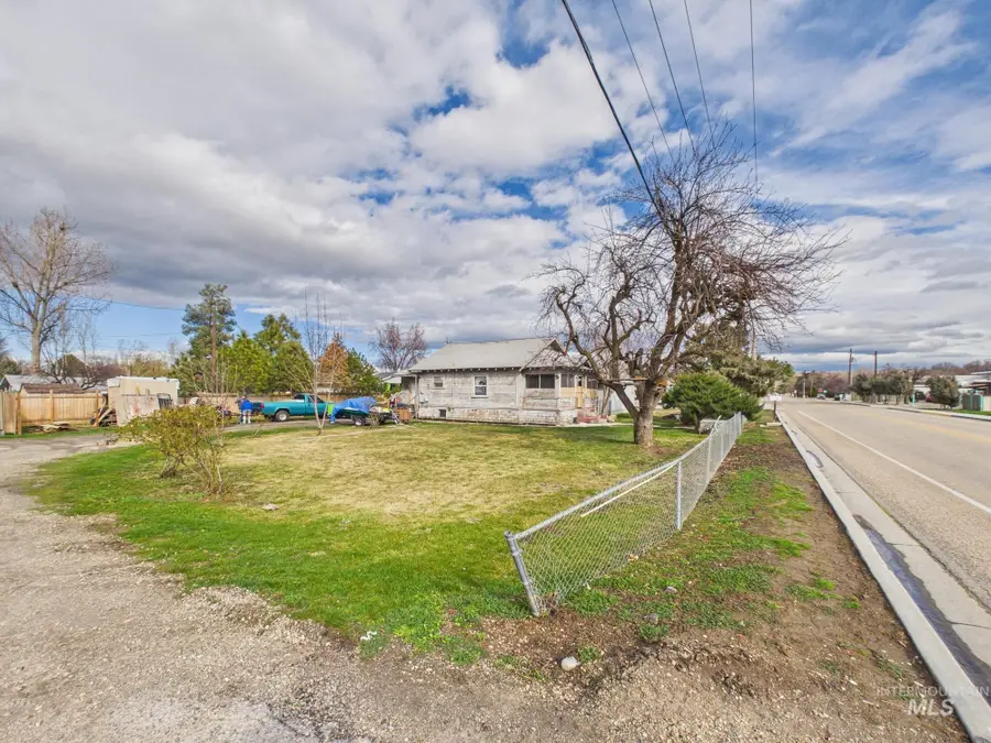 206 W 12th St, Emmett, ID 83617 - #2