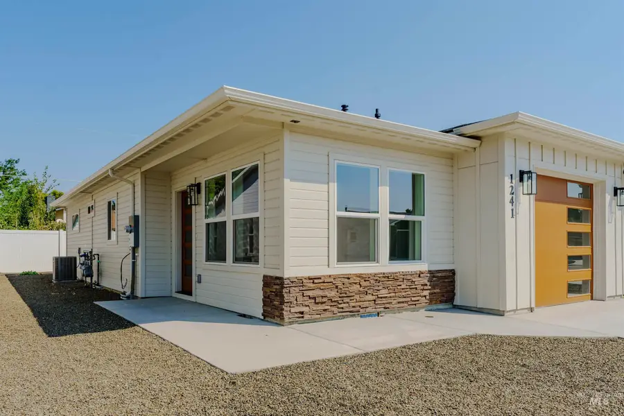 1241 Phillips Circle, Ontario, OR 97914 - #2