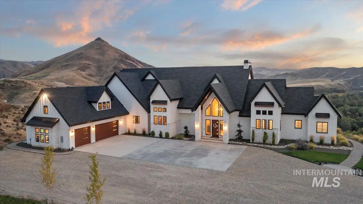 8011 Westridge Ln, Emmett, ID 83617 - #1