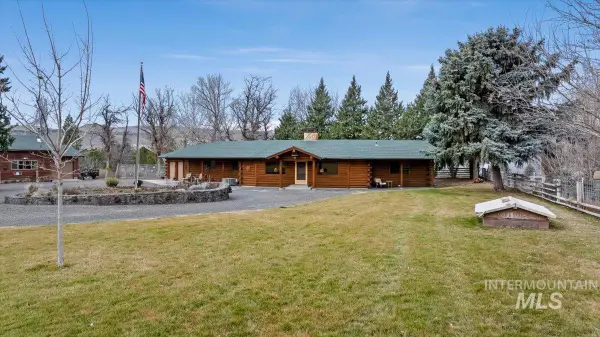 221 Willow, Hagerman, ID 83332