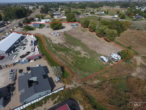 8390 Hwy 44, Middleton, ID 83644