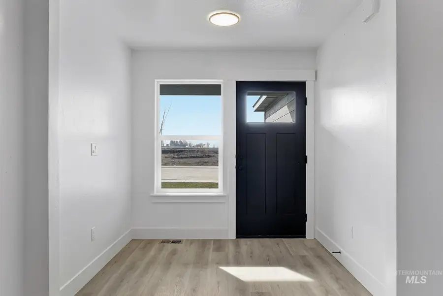 1011 E Fisk Ave, Parma, ID 83660 - #2