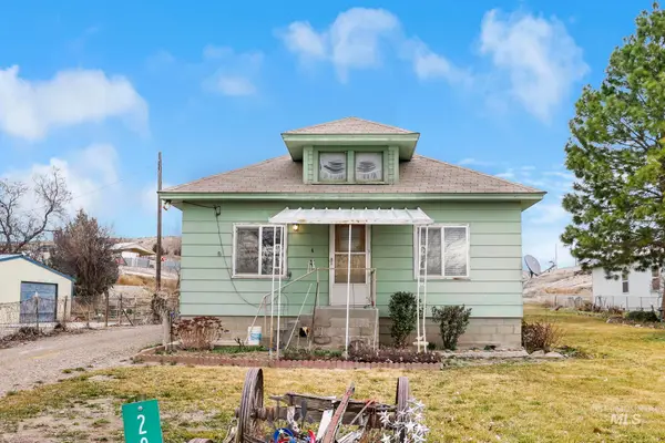 28572 Hyde Ave, Bruneau, ID 83604