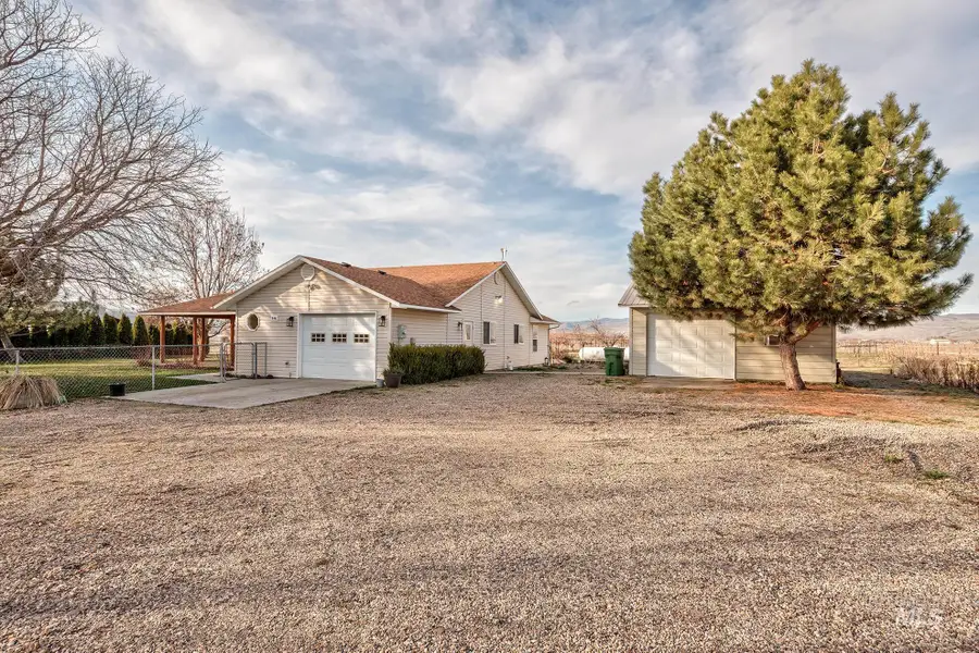 946 Indianhead Rd, Weiser, ID 83672 - #3