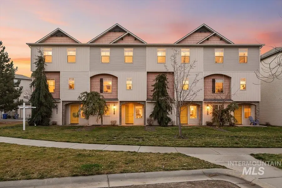 8758 W Pine Valley Ln, Boise, ID 83709 - #2