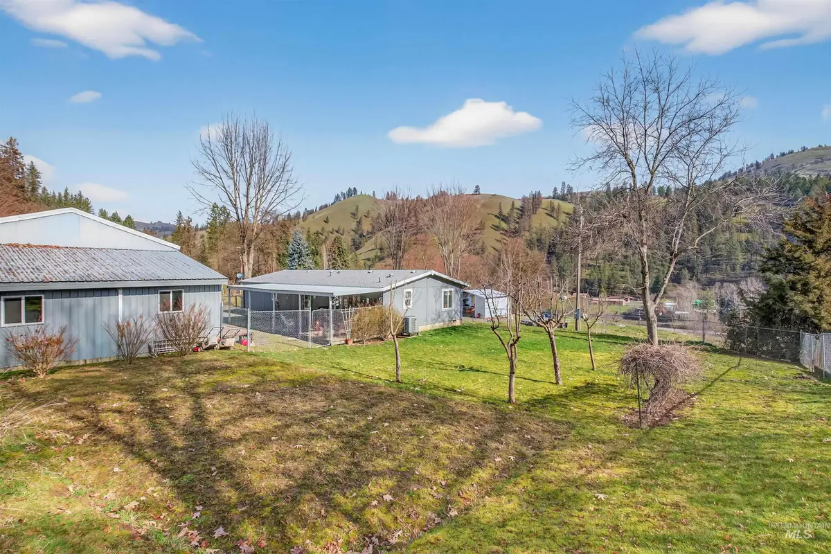 450 N Marion St, Peck, ID 83545 - #1