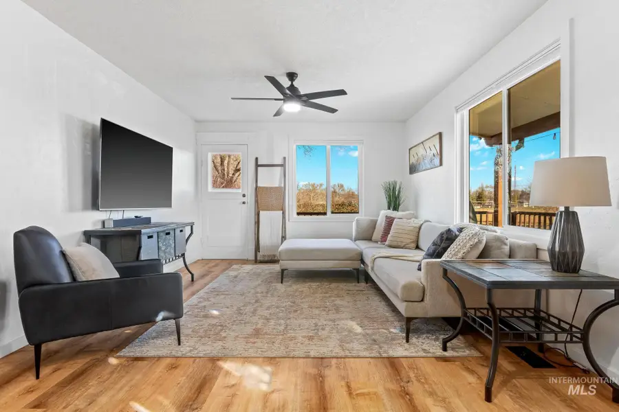 921 NW 3rd Street, Meridian, ID 83642 - #3