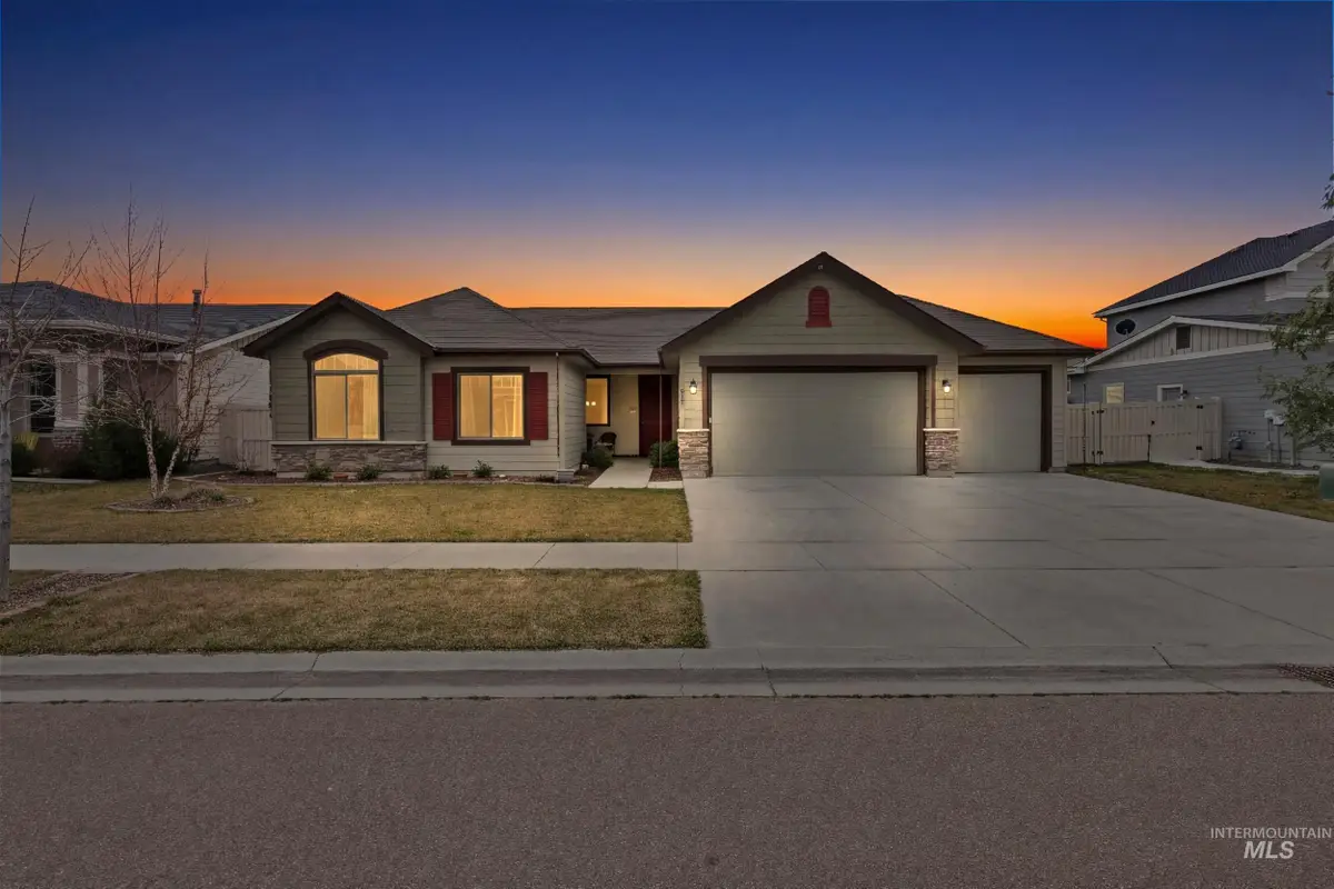 917 Silver Springs St, Middleton, ID 83644 - #1