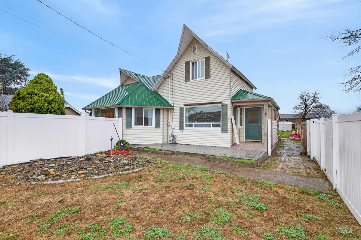 1266 Poplar St, Clarkston, WA 99403 - #1