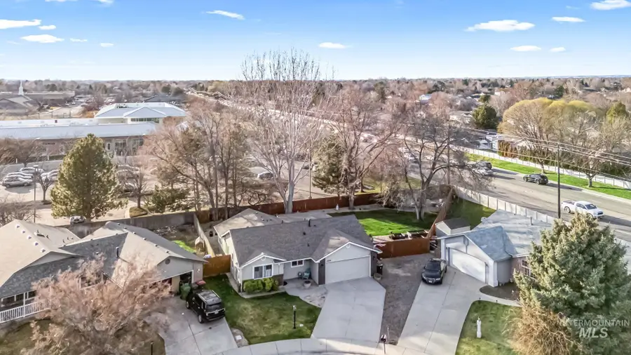 2828 W Leroy Ct, Meridian, ID 83642 - #2