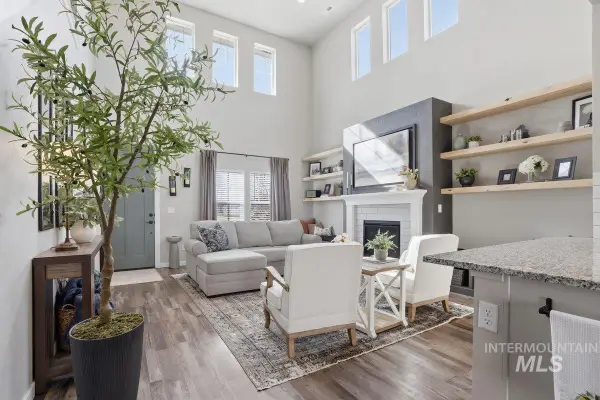 3812 E Rock Falls St, Nampa, ID 83686