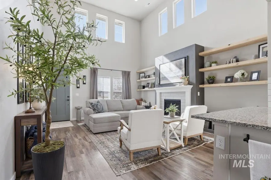 3812 E Rock Falls St, Nampa, ID 83686 - #2