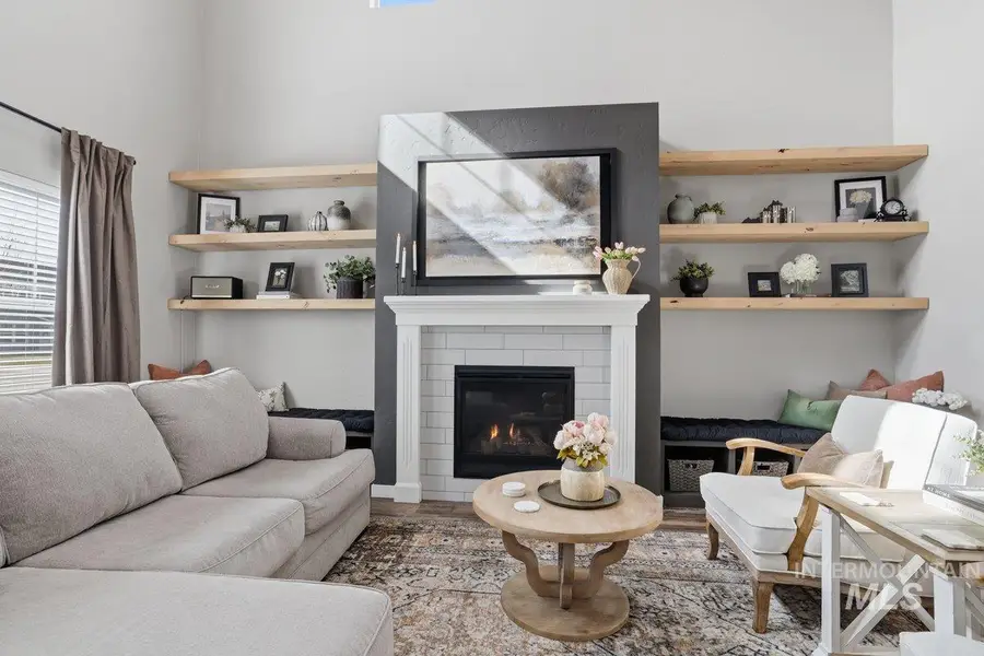 3812 E Rock Falls St, Nampa, ID 83686 - #3