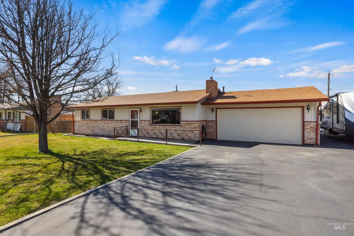 3304 S Illinois Ave, Caldwell, ID 83605 - #1