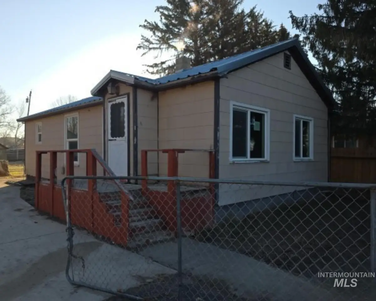 620 S Fillmore St, Jerome, ID 83338 - #1