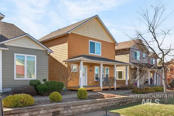 1342 Bristol, Moscow, ID 83843