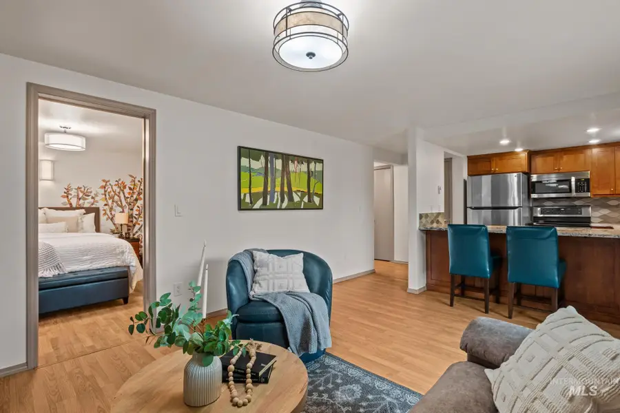1420 W Camel Back Lane #B104, Boise, ID 83702 - #3