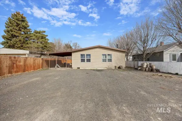 420 E Avenue C, Wendell, ID 83355