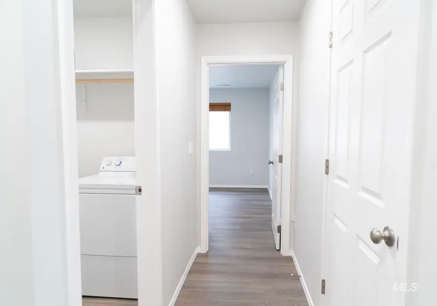 1281 W Buffalo River Dr, Meridian, ID 83642 - #3