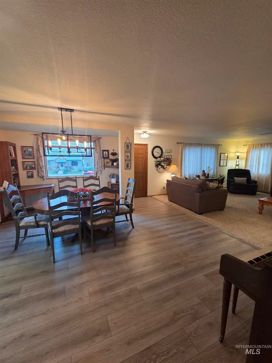 1607 Main Street, Pomeroy, WA 99347 - #3