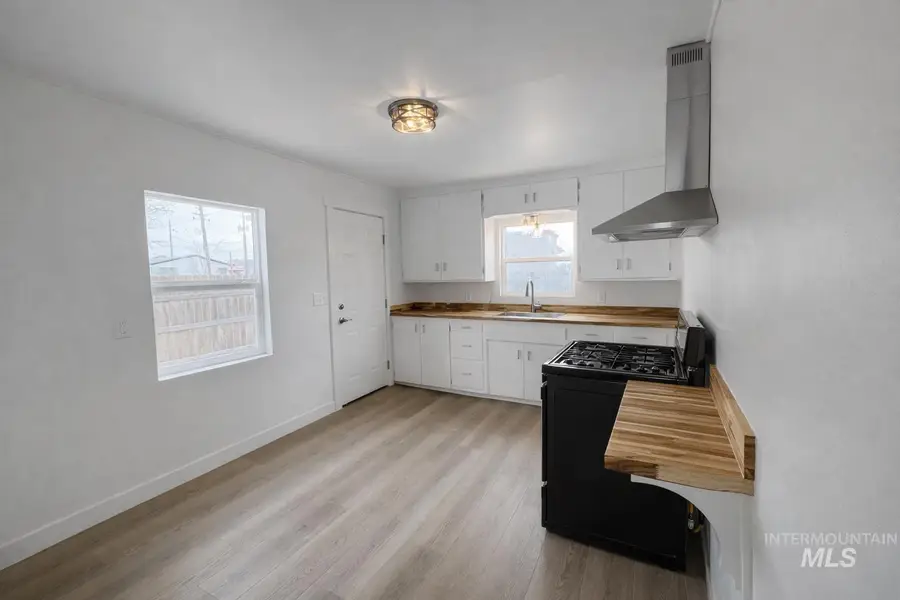 2 E Bates Ave, Parma, ID 83660 - #2