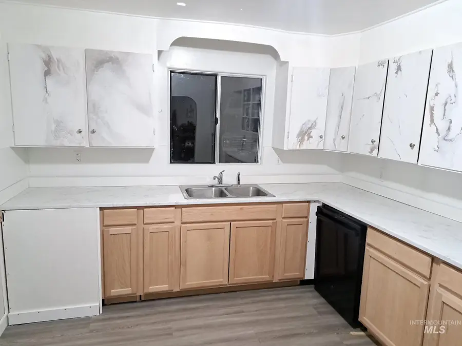 207 N Main St, Homedale, ID 83628 - #3