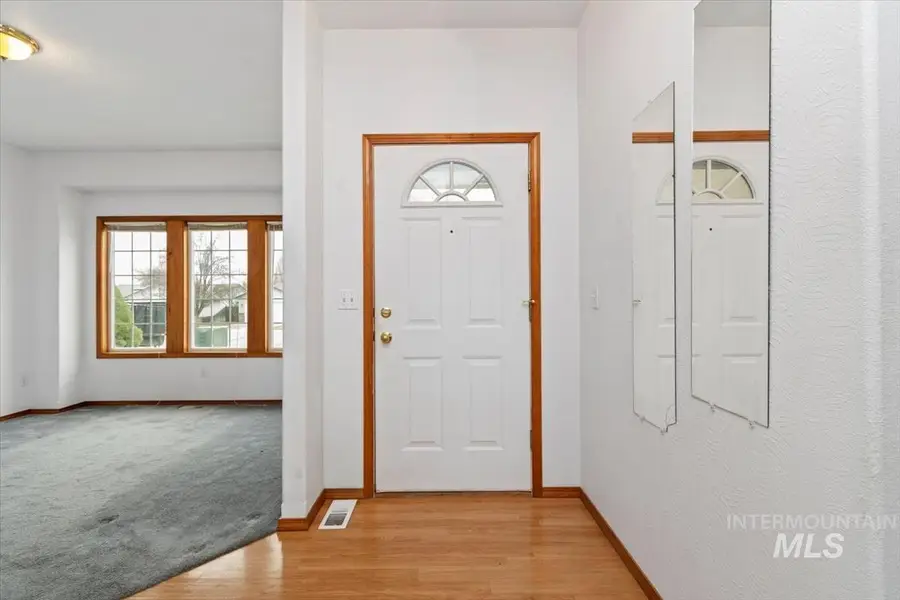 2305 E Oakridge St, Boise, ID 83716 - #2