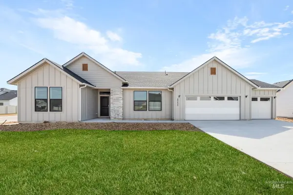 8250 E Cool River Lp, Nampa, ID 83687