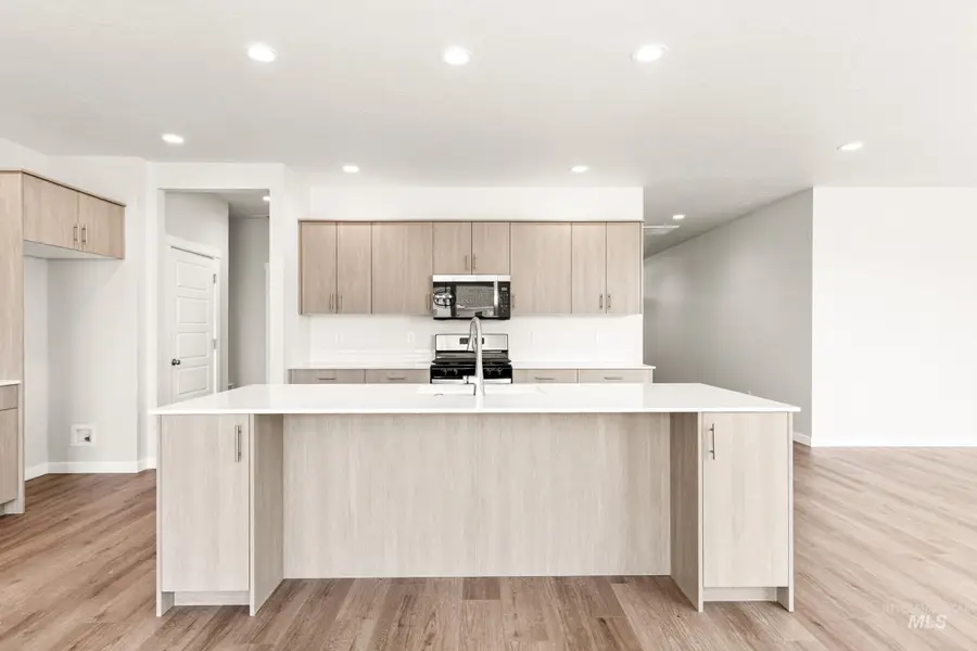 8250 E Cool River Lp, Nampa, ID 83687 - #3