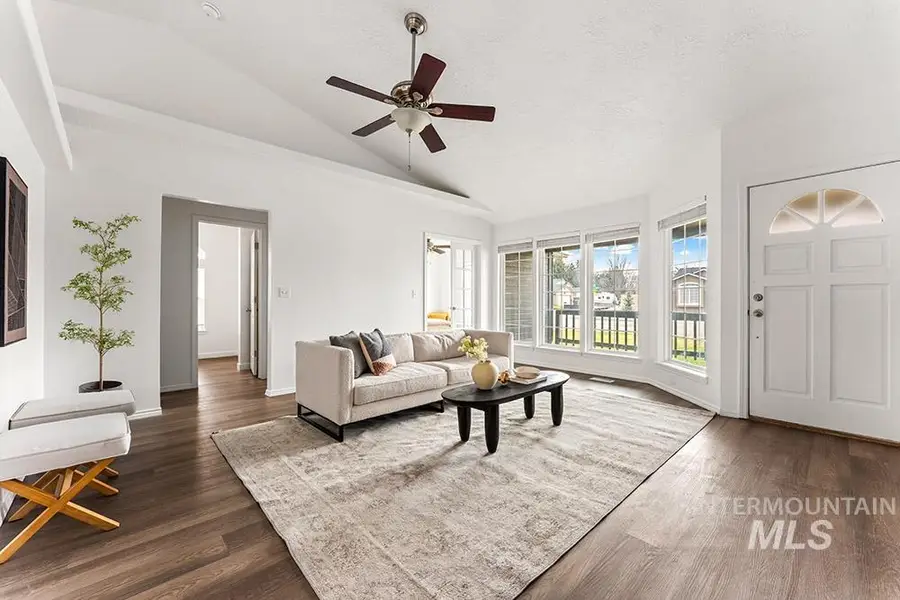 2352 E Meadow Wood Dr, Meridian, ID 83646 - #3