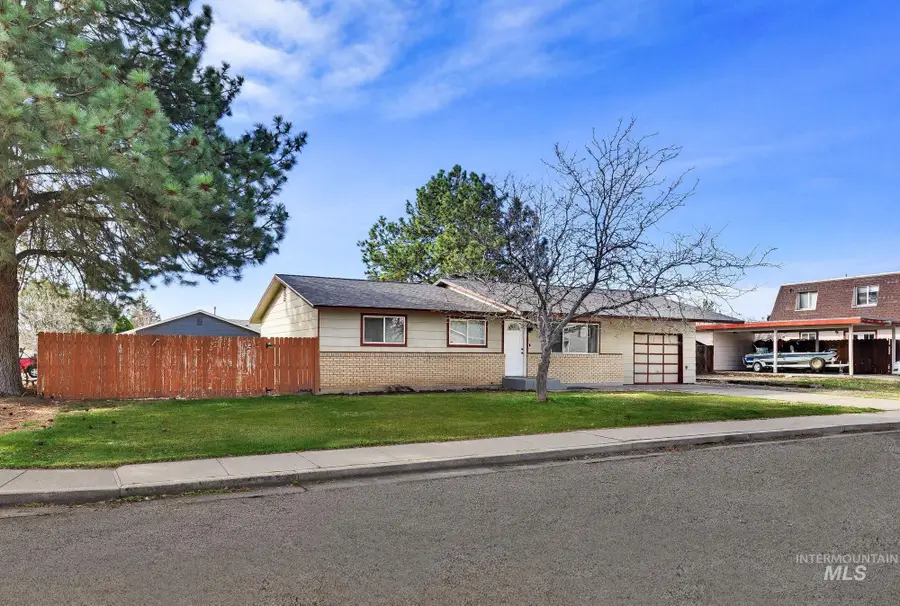 115 E 14th N St, Mountain Home, ID 83647 - #3