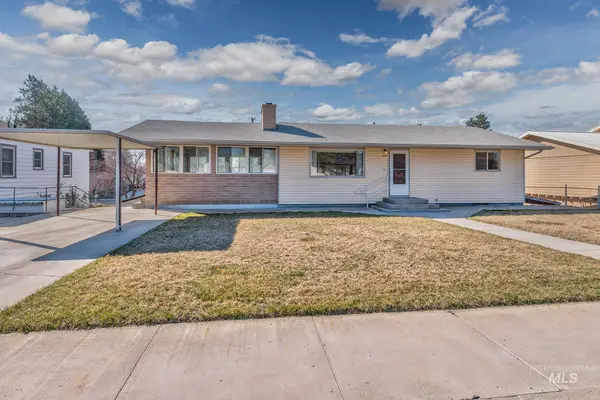 647 NW 3rd Street, Ontario, OR 97914