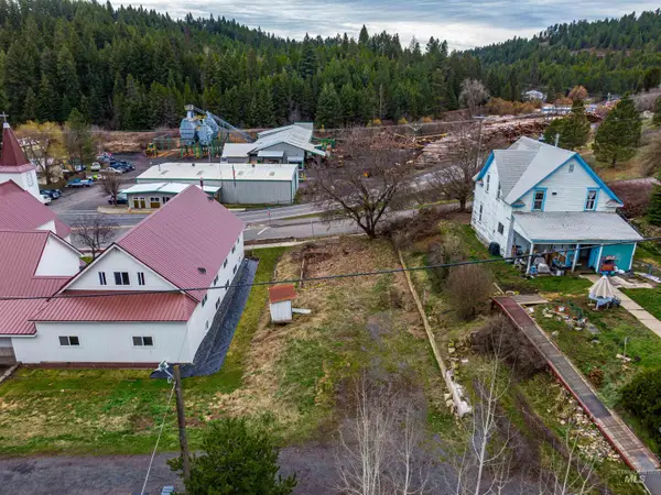 216 S Main Street, Troy, ID 83871