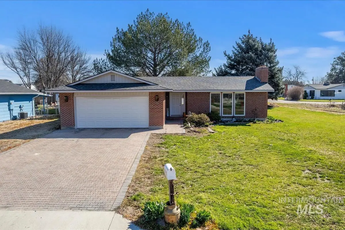 702 N La Cresta Ave, Caldwell, ID 83605 - #1