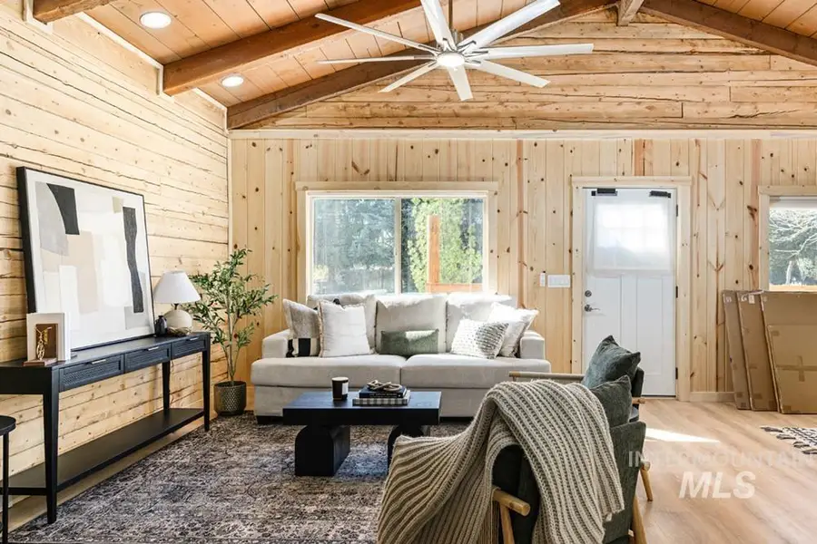 2210 Glen View Dr, Nampa, ID 83686 - #3