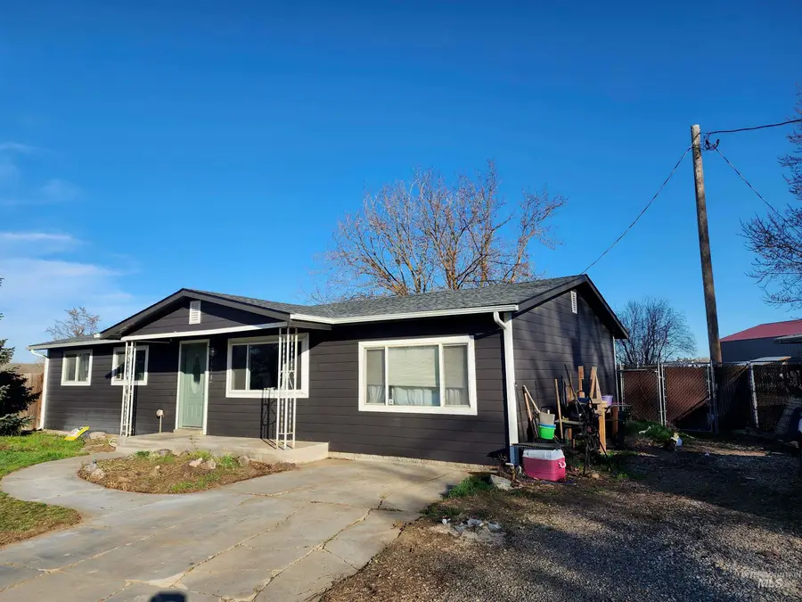 8188 N Pennsylvania Ave, Fruitland, ID 83619 - #3