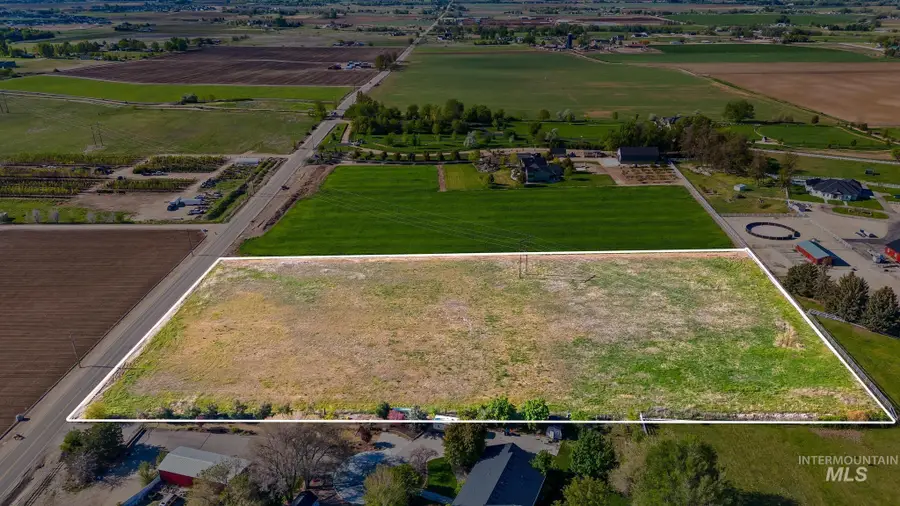 3735 S Black Cat Rd, Nampa, ID 83687 - #3