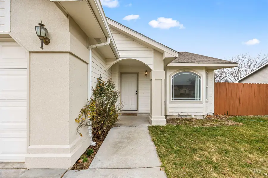 2103 E Kara Anne Ave, Nampa, ID 83686 - #3